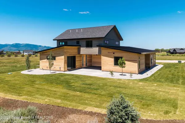9491 TIMBERLINE Loop, Victor, ID 83455