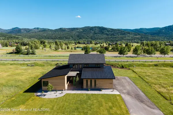 9491 TIMBERLINE Loop, Victor, ID 83455