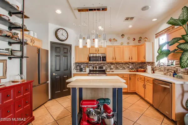 114 W Camino Rancho Quito, Sahuarita, AZ 85629