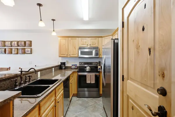 2669 CANYONS RESORT DR #208, Park City, UT 84098