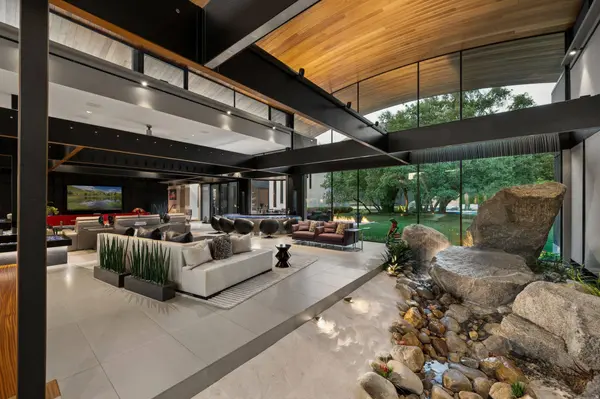 2550 E BRENTWOOD DR, Holladay, UT 84121