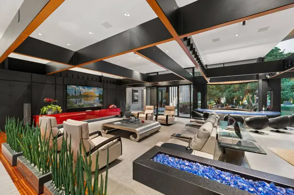 2550 E BRENTWOOD DR, Holladay, UT 84121