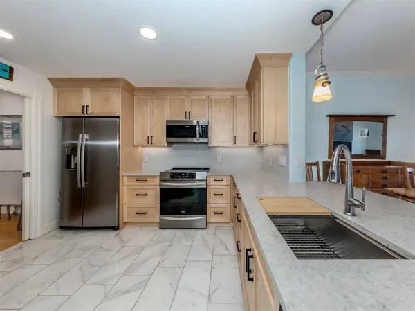 147 TAMPA AVE E #202, Venice, FL 34285