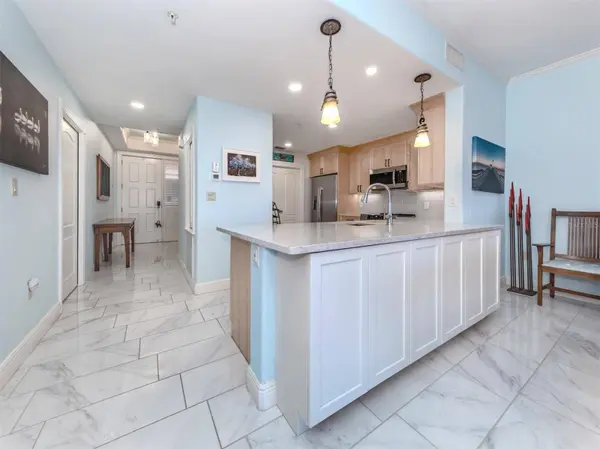 147 TAMPA AVE E #202, Venice, FL 34285