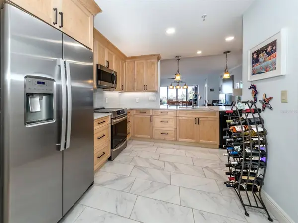 147 TAMPA AVE E #202, Venice, FL 34285