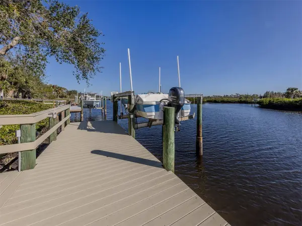 737 SHAKETT CREEK DR, Nokomis, FL 34275