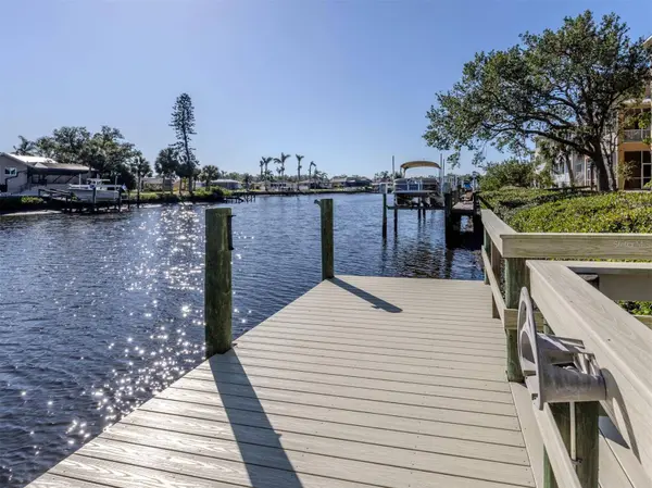 737 SHAKETT CREEK DR, Nokomis, FL 34275
