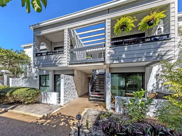 1555 TARPON CENTER DR #242, Venice, FL 34285