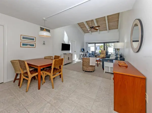 1555 TARPON CENTER DR #242, Venice, FL 34285