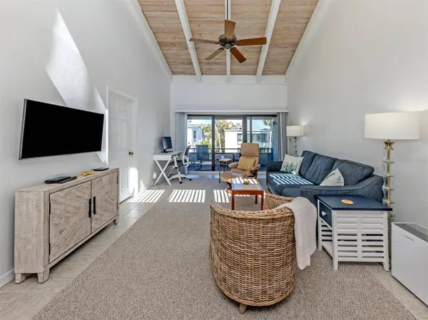 1555 TARPON CENTER DR #242, Venice, FL 34285