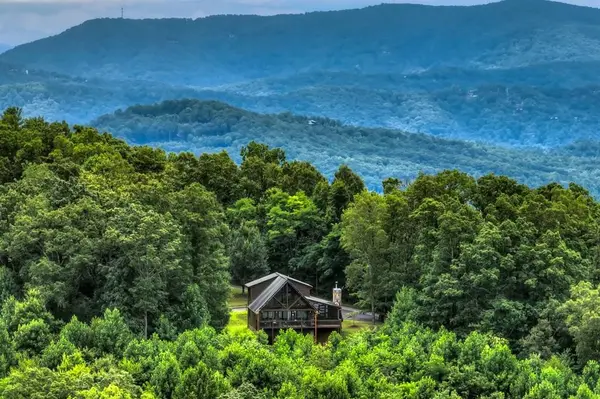 572 Sunrock Mountain Trc, Blue Ridge, GA 30513