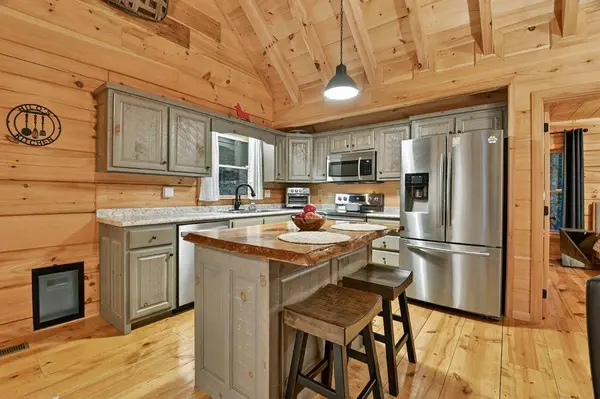120 Christopher Drive, Ellijay, GA 30540