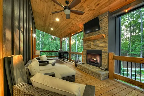 670 Wild Oaks Way, Ellijay, GA 30540