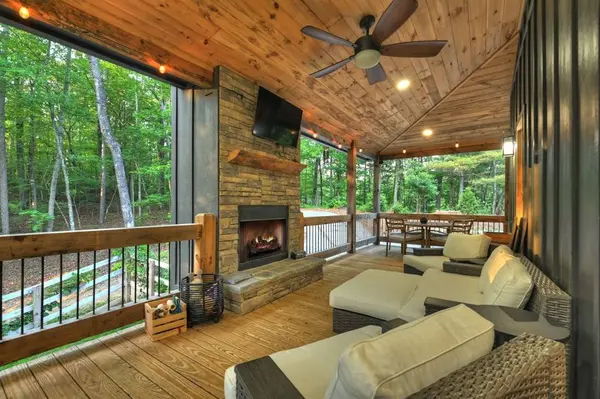 670 Wild Oaks Way, Ellijay, GA 30540