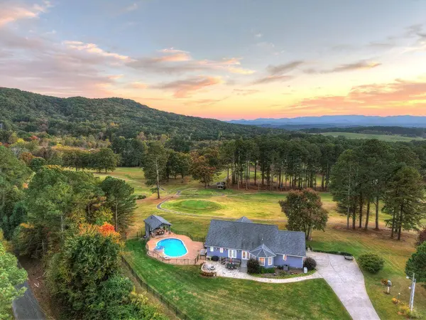 334 Belaire DR, Copperhill, TN 37317