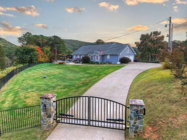 334 Belaire DR, Copperhill, TN 37317