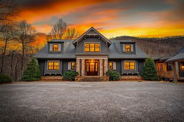 490 Red Wolf Run, Franklin, NC 28734