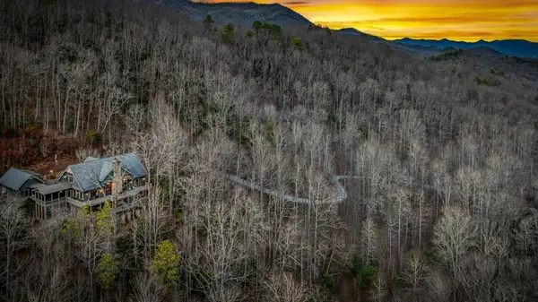 490 Red Wolf Run, Franklin, NC 28734