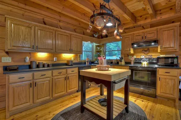 210 Indian Lake Road, Mineral Bluff, GA 30559