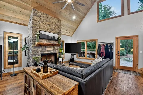 270 Wild Oaks Way, Ellijay, GA 30540