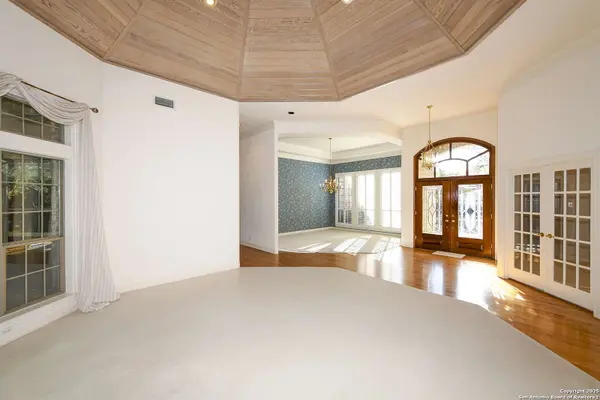 13 Westelm Cir, San Antonio, TX 78230