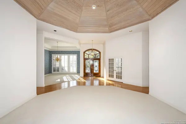 13 Westelm Cir, San Antonio, TX 78230