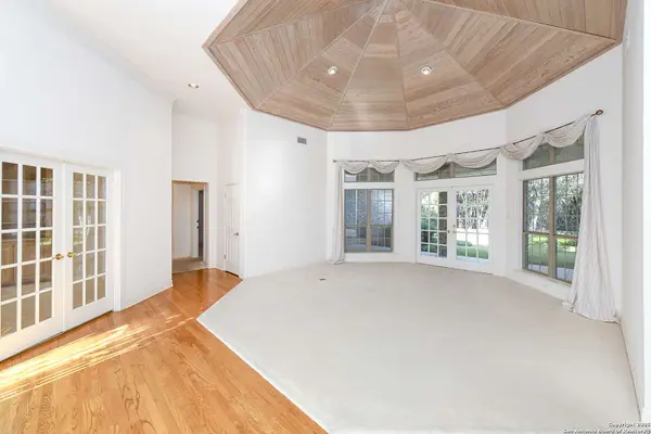 13 Westelm Cir, San Antonio, TX 78230