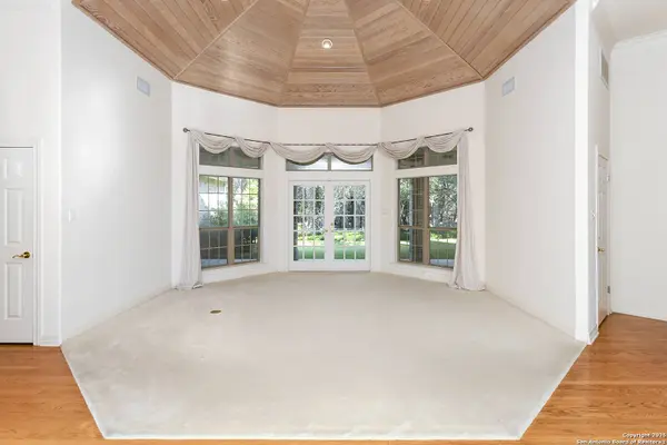 13 Westelm Cir, San Antonio, TX 78230