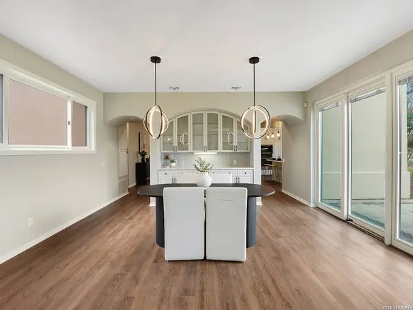 8012 Rocking Horse Ln, Boerne, TX 78015