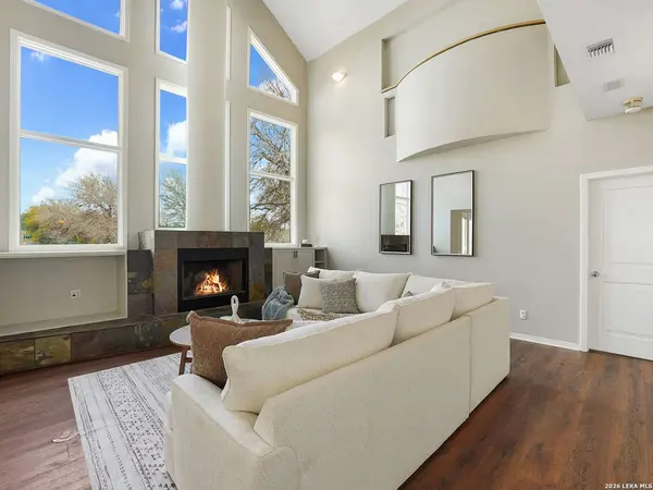 8012 Rocking Horse Ln, Boerne, TX 78015