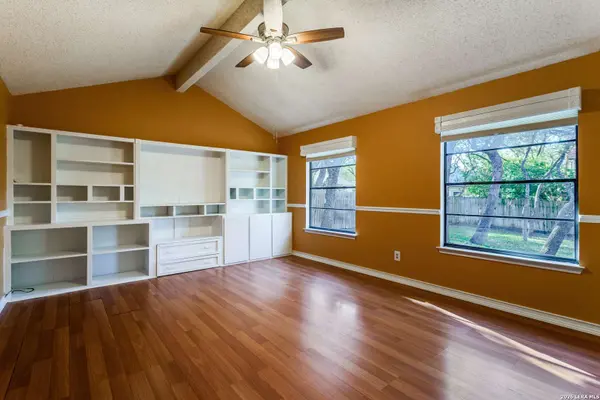 9394 Lamerton St, San Antonio, TX 78250