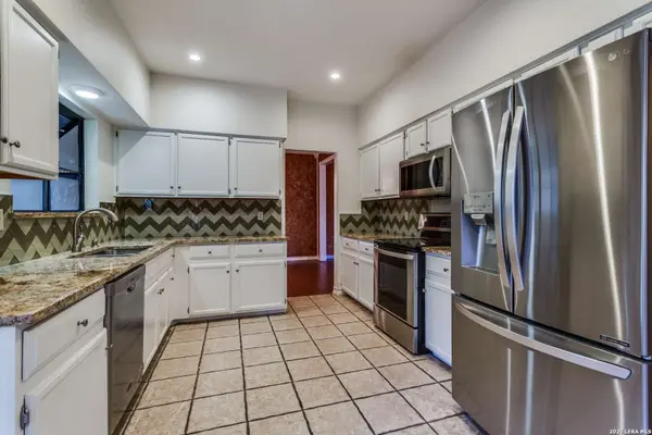 9394 Lamerton St, San Antonio, TX 78250