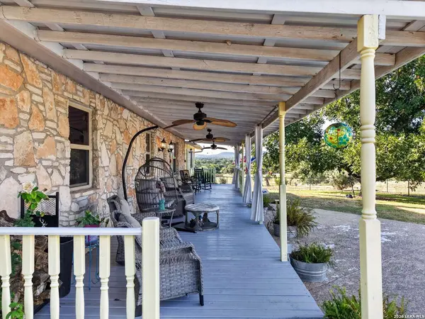 3320 Privilege Creek Rd, Pipe Creek, TX 78063