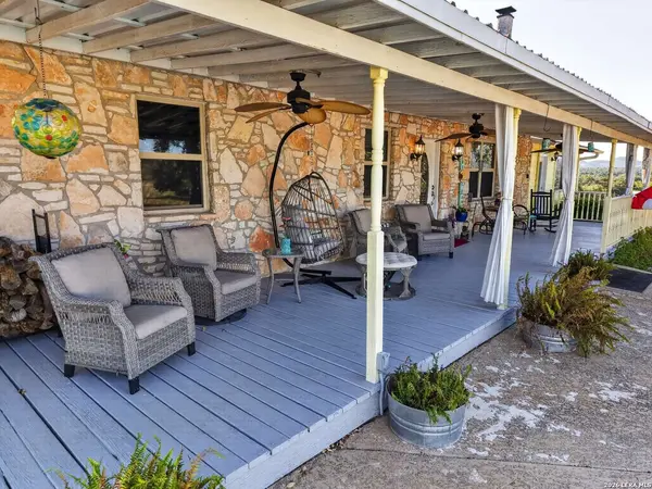 3320 Privilege Creek Rd, Pipe Creek, TX 78063