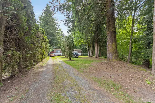 25 Bracken Pkwy, Squamish, BC V0N 1H0
