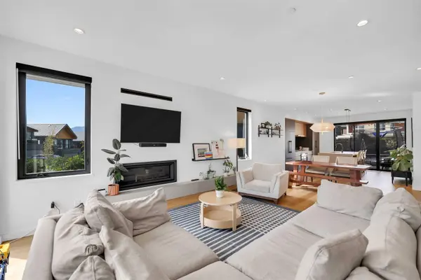 2979 Huckleberry DR, Squamish, BC V8B 1B2