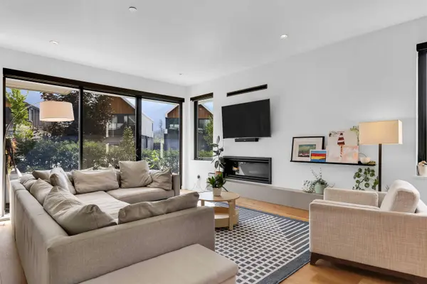 2979 Huckleberry DR, Squamish, BC V8B 1B2