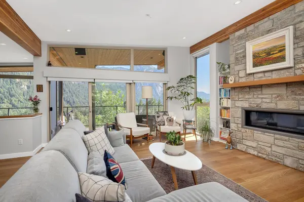 38561 Sky Pilot DR, Squamish, BC V8B 0T6