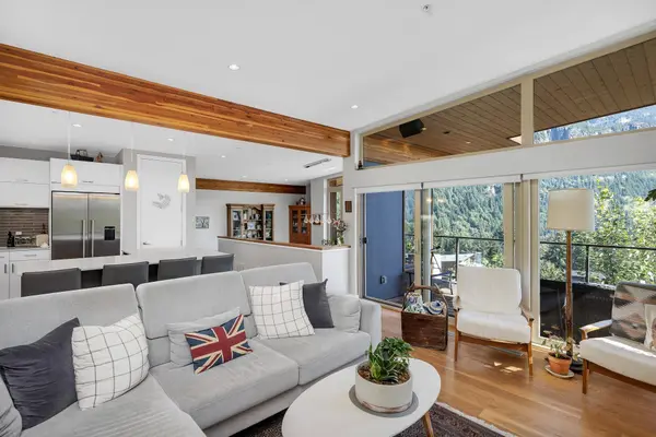 38561 Sky Pilot DR, Squamish, BC V8B 0T6