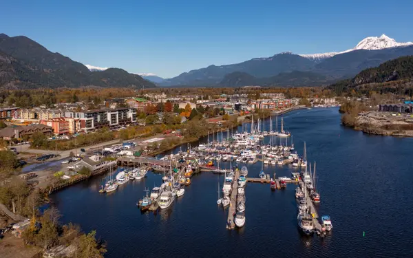 1365 Victoria ST #601, Squamish, BC V8B 0C3