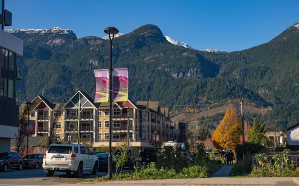 1365 Victoria ST #601, Squamish, BC V8B 0C3