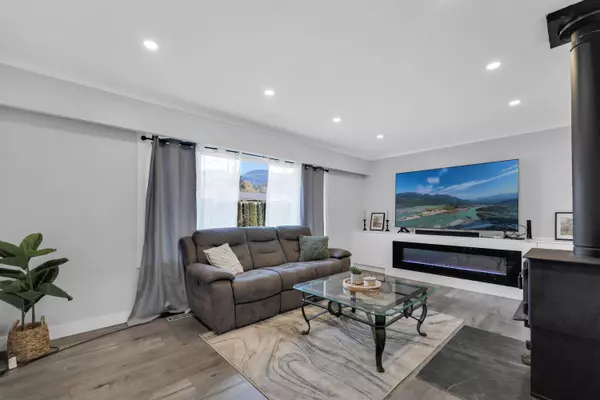 2026 Garibaldi WAY, Squamish, BC V0N 1T0