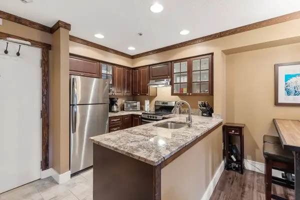 2050 Lake Placid RD #207, Whistler, BC V8E 0A8