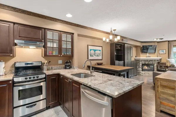 2050 Lake Placid RD #207, Whistler, BC V8E 0A8