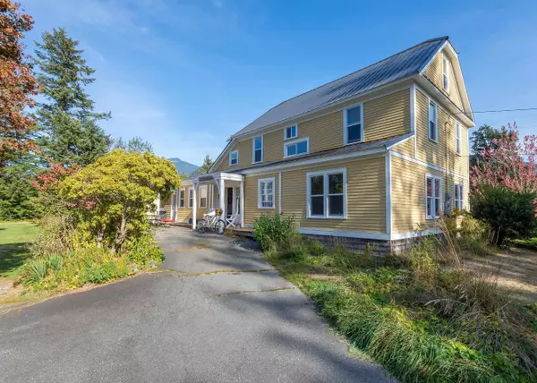 1189 Judd RD, Squamish, BC V0N 1H0