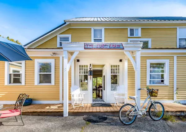 1189 Judd RD, Squamish, BC V0N 1H0