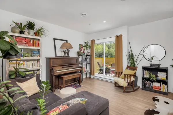 37762 Third AVE #301, Squamish, BC V8B 1C3