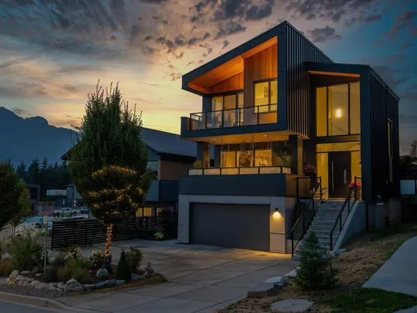 2929 Snowberry PL, Squamish, BC V8B 1B1