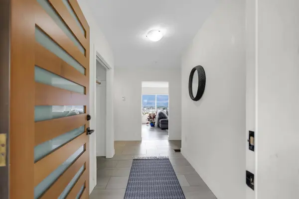 38273 View PL, Squamish, BC V8B 1T0