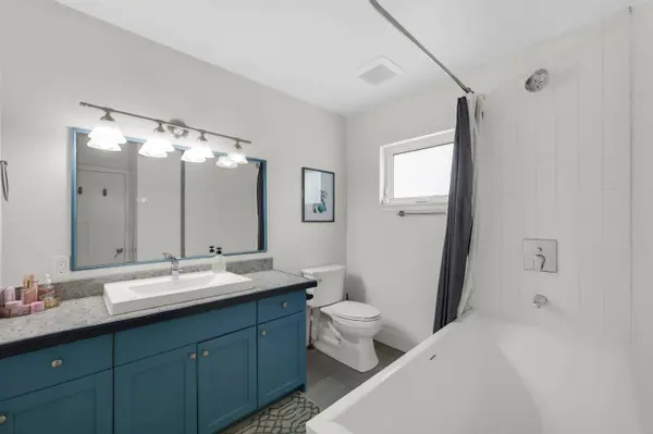 38273 View PL, Squamish, BC V8B 1T0